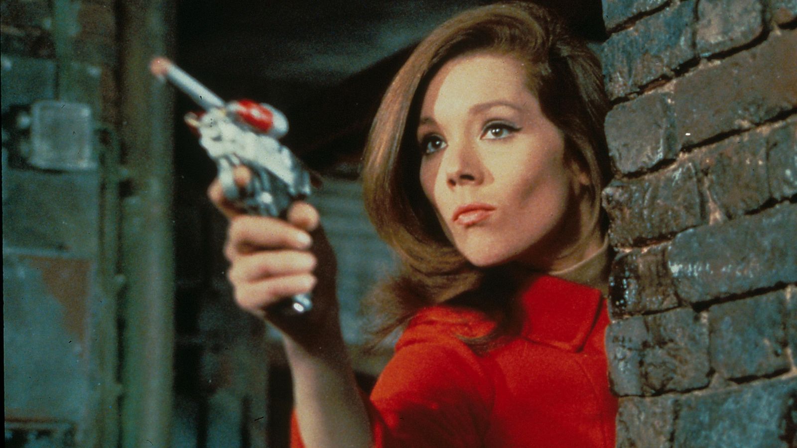 Dünyaca ünlü oyuncu Dame Diana Rigg hayatını kaybetti