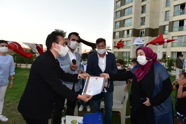 Tuzla'da 15 yıllık hasret sona erdi! 250 aile tapusuna kavuştu