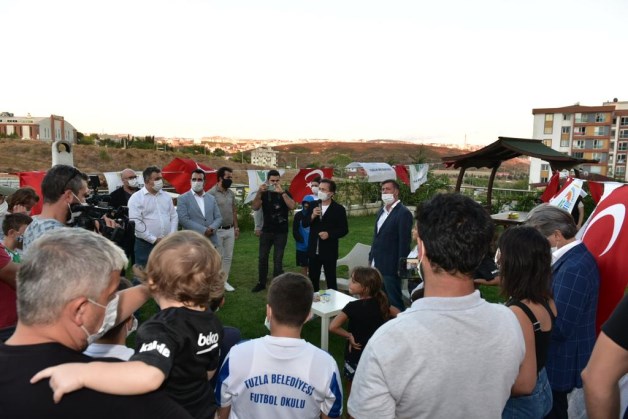 Tuzla'da 15 yıllık hasret sona erdi! 250 aile tapusuna kavuştu