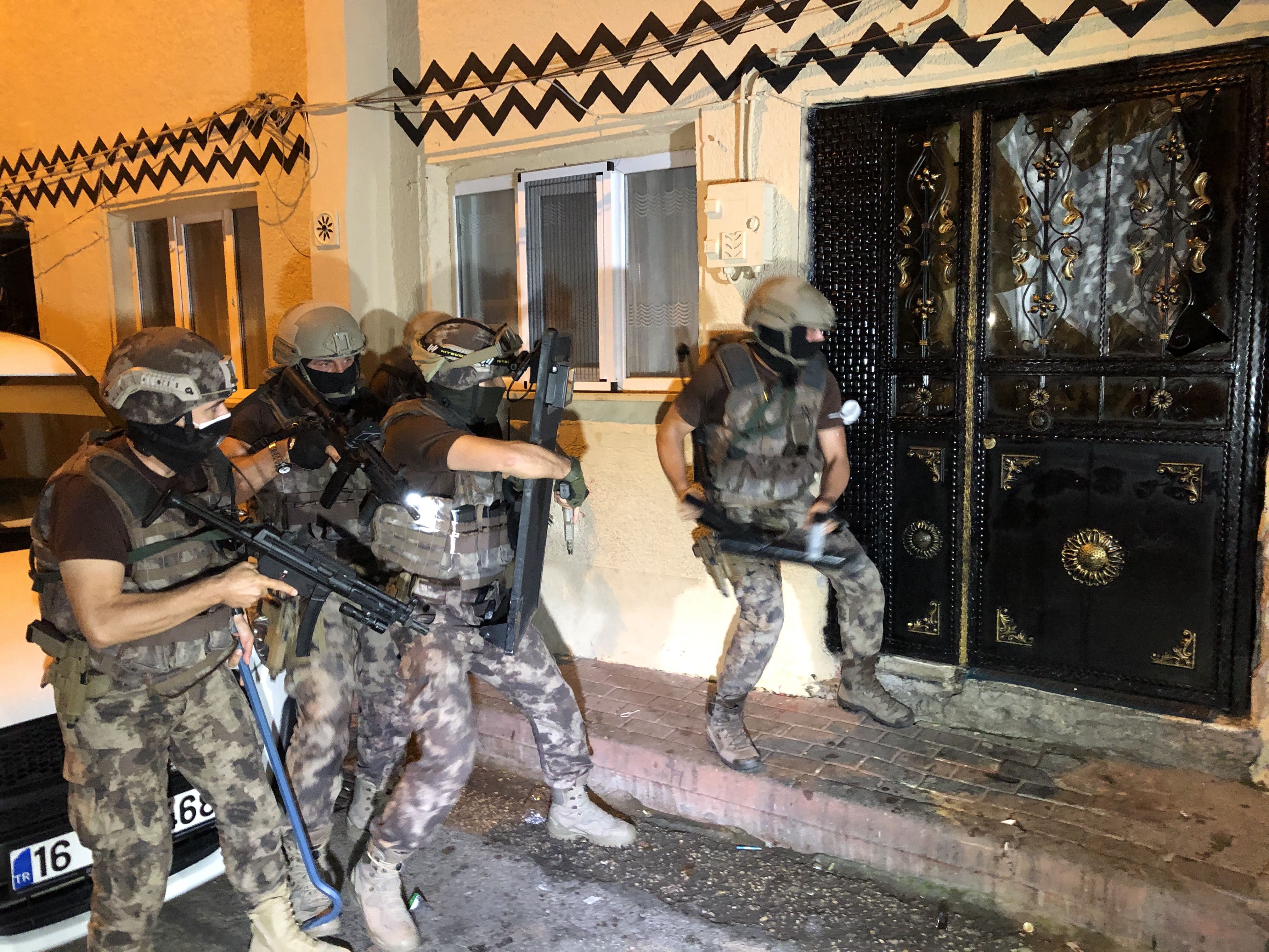 Bursa’da şafak vakti uyuşturucu operasyonu!