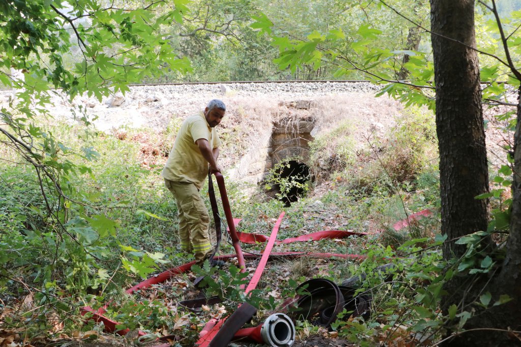 Pozantı'da 3 gündür devam eden yangına ekiplerden yoğun çabalı müdahale
