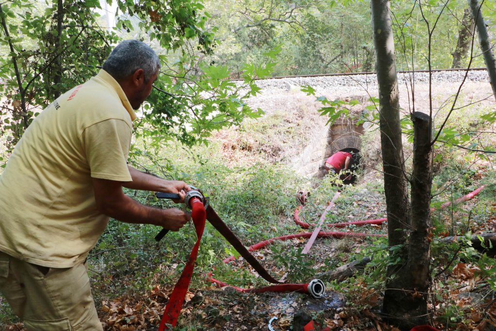 Pozantı'da 3 gündür devam eden yangına ekiplerden yoğun çabalı müdahale