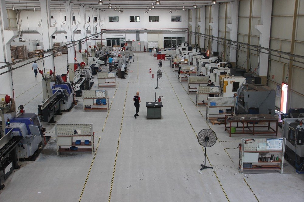 Tanesini bin 250 dolara aldığımız omurga vidaları artık ihraç ediliyor