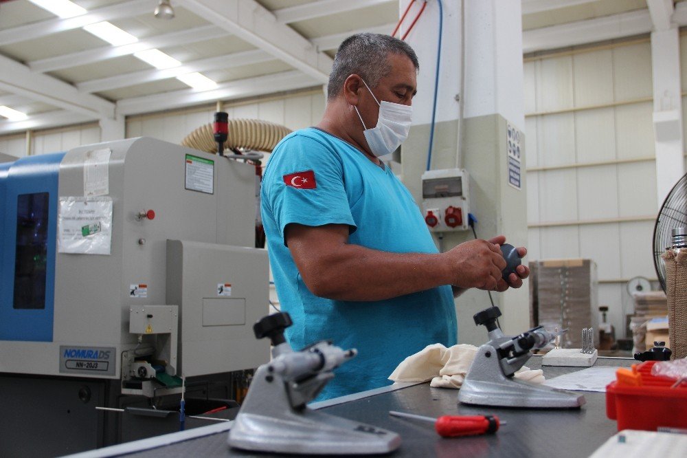 Tanesini bin 250 dolara aldığımız omurga vidaları artık ihraç ediliyor