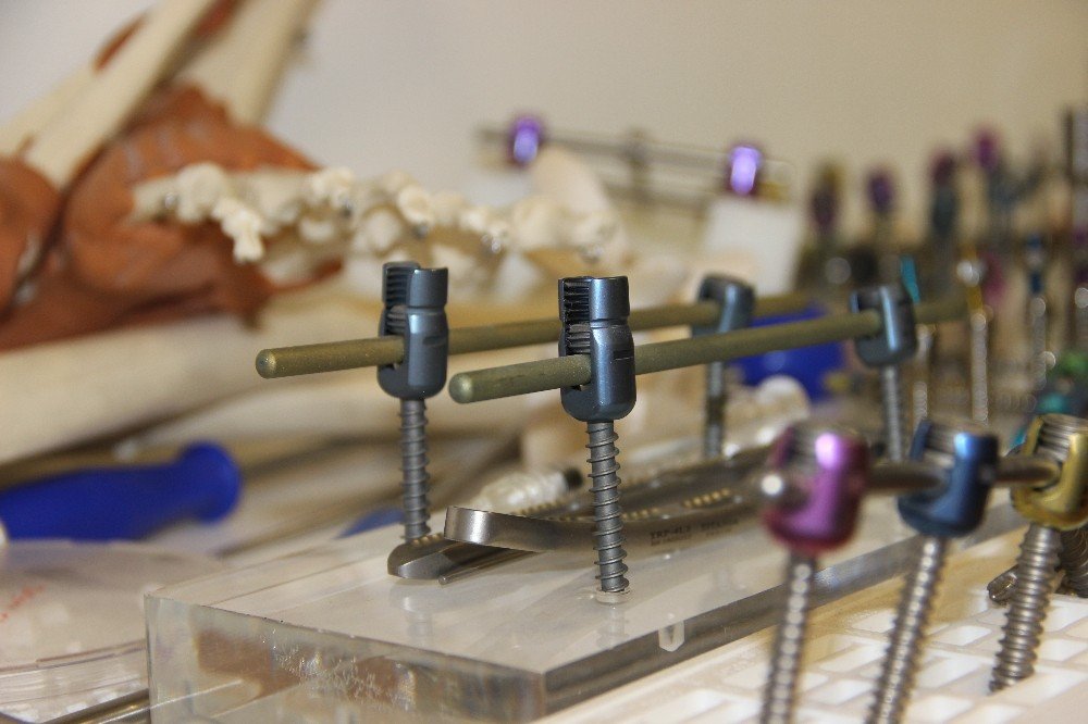 Tanesini bin 250 dolara aldığımız omurga vidaları artık ihraç ediliyor