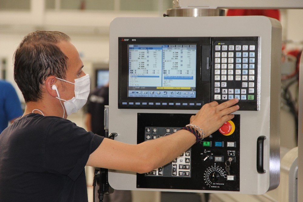 Tanesini bin 250 dolara aldığımız omurga vidaları artık ihraç ediliyor