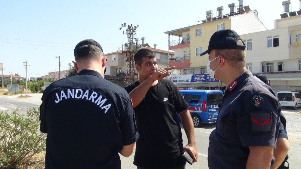 Antalya'da kaza: 2 kamyonet hurdaya döndü