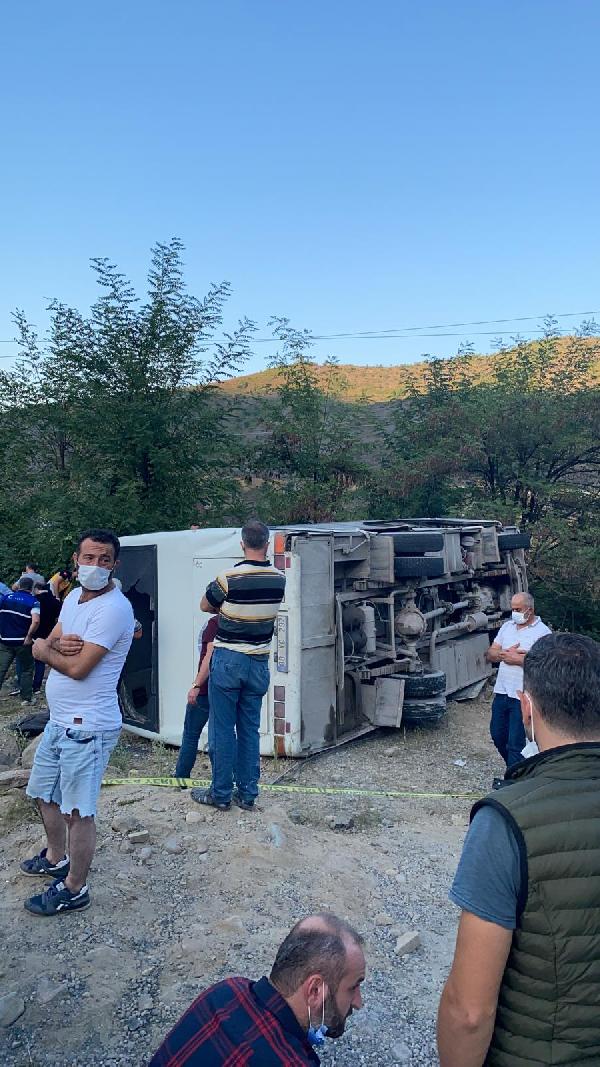 Artvin'de maden işçilerini taşıyan otobüs devrildi: 1 ölü, 10 yaralı