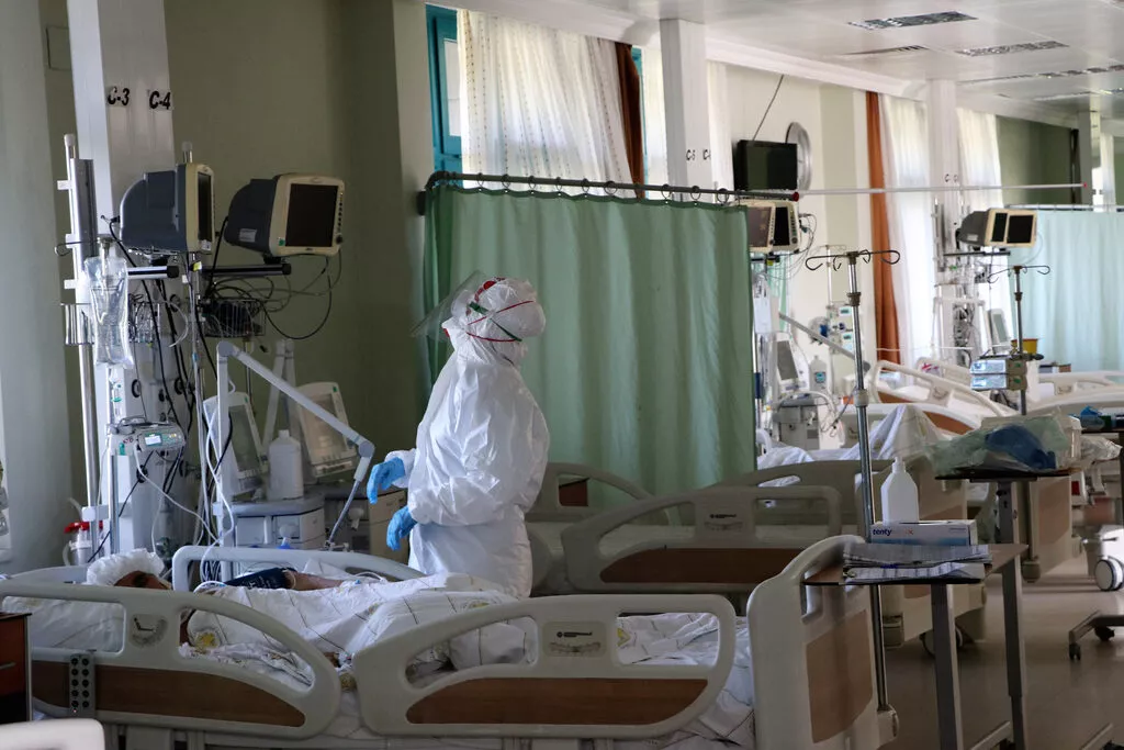 Kış aylarıyla birlikte grip ve koronavirüs vakaları karışacak!