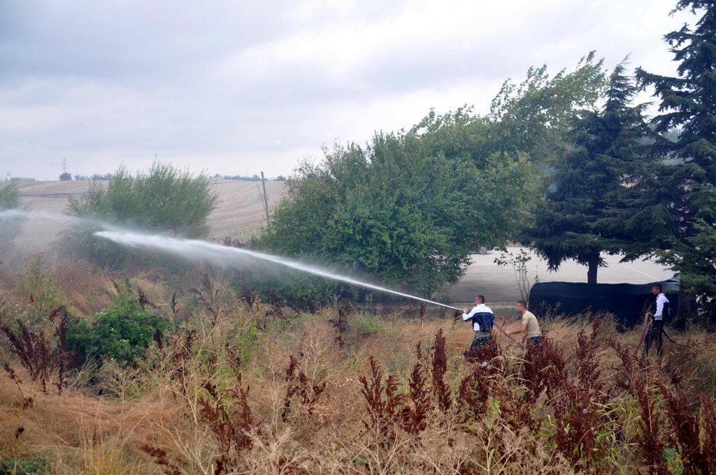 Otluk yangınına asker müdahalesi 