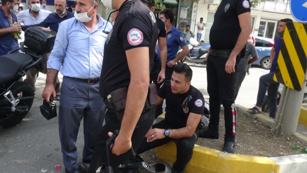 Adıyaman'da kaza: 2 polis yaralı 