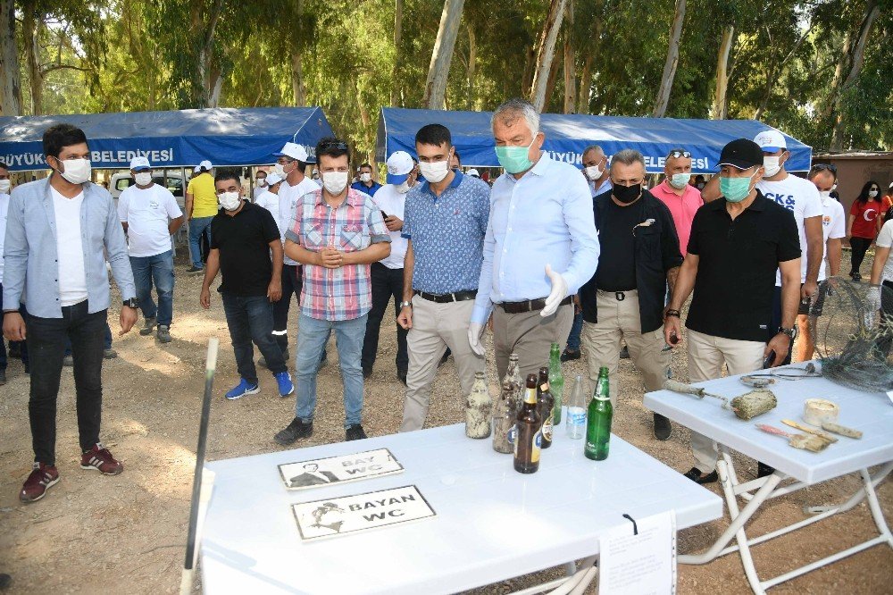 Adana'da gölden çıkanlar hayrete düşürdü