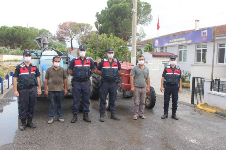 Manisa Salihli'de çalınan traktörler bulundu, iki kişi tutuklandı