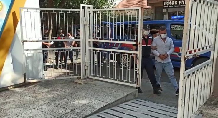 Manisa Salihli'de çalınan traktörler bulundu, iki kişi tutuklandı