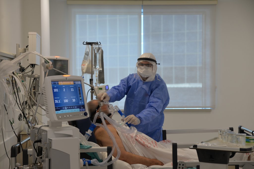 Koronayı yenen hemşire yaşadığı zorlu mücadeleyi anlattı: Her an her şey olabilir!