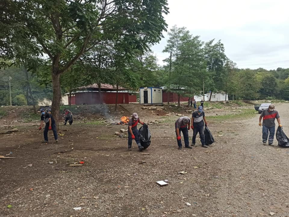 Ordu'da temizlik işçilerinden uyarı: 200 torba çöp poşetiyle Atma daa! yazıldı