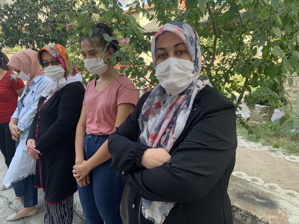 Engelli kızını döven babanın komşuları: Büyük kızını döverek hastanelik etti