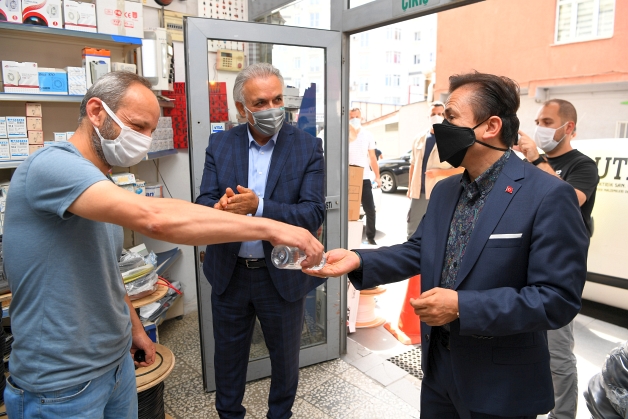 Tuzla'da 17 mahalleye eş zamanlı koronavirüs denetimi!