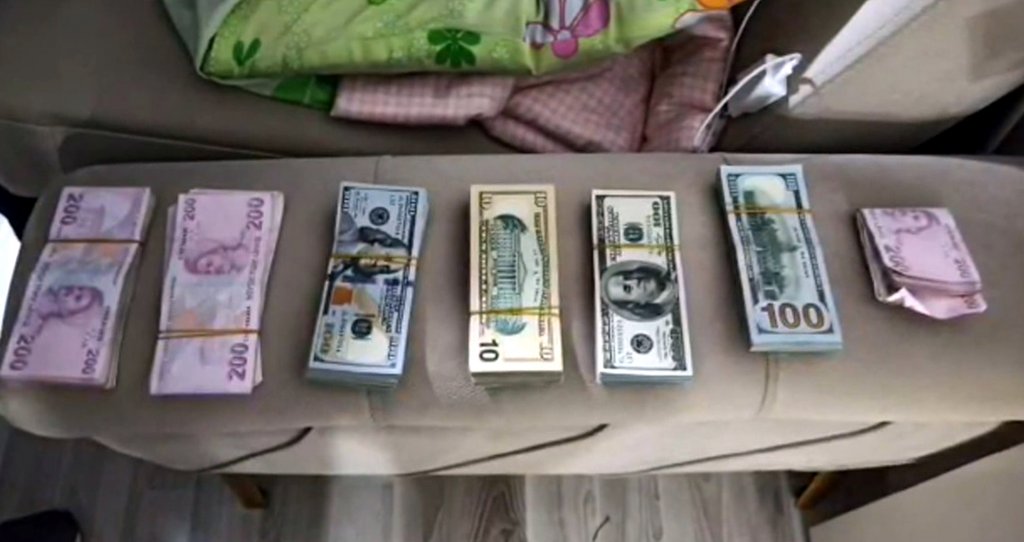 Ankara'da 380 bin lira çalan hırsız İzmir'de yakalandı