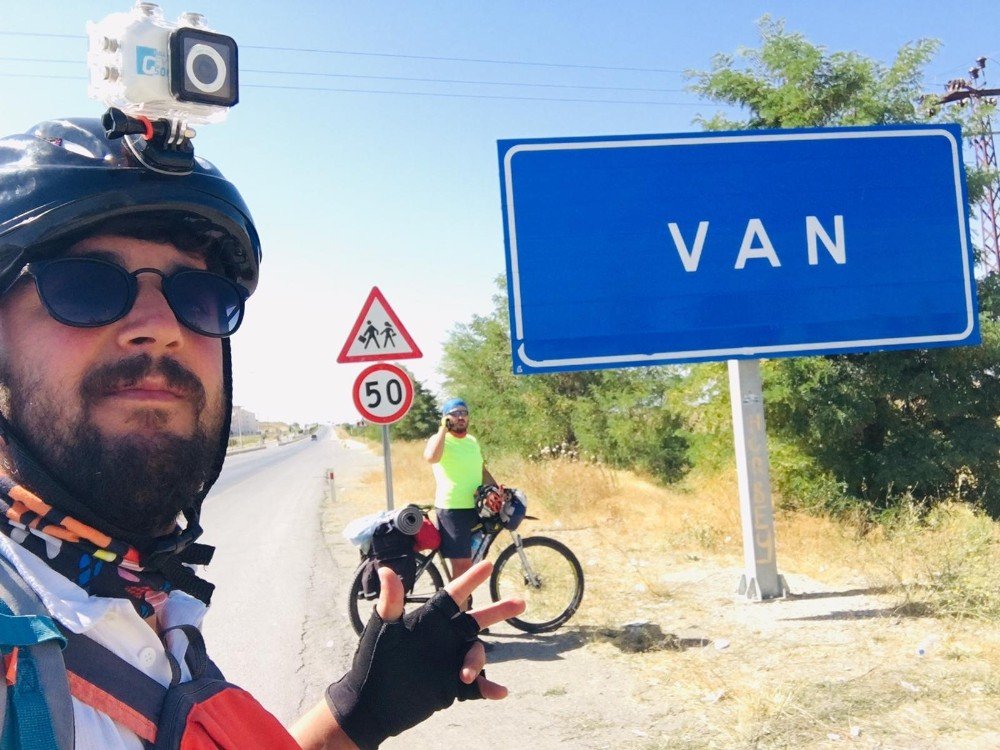 Van Gölü'nde kirliliğe dikkat çekme etkinliği: 365 km pedal çevirdiler