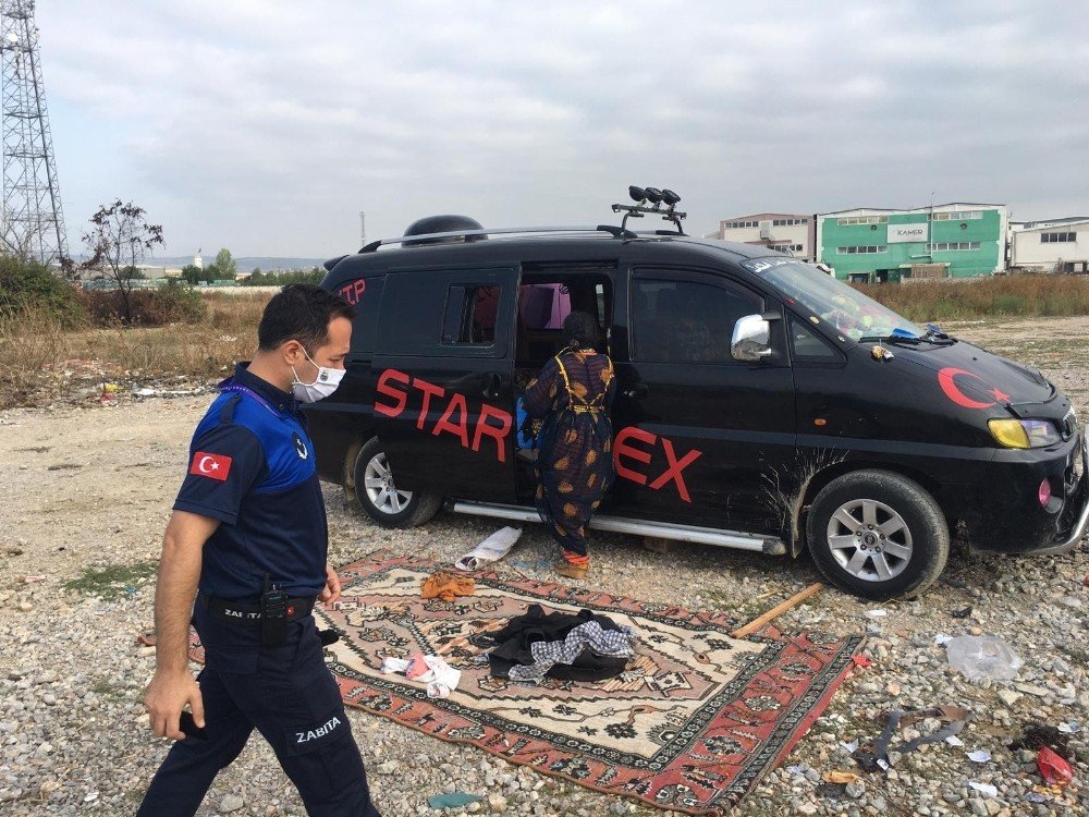 Zengin dilencilere mıntıka temizliği cezası