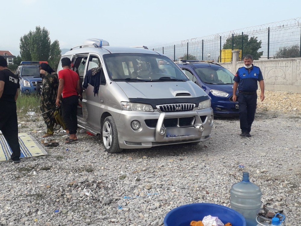 Zengin dilencilere mıntıka temizliği cezası