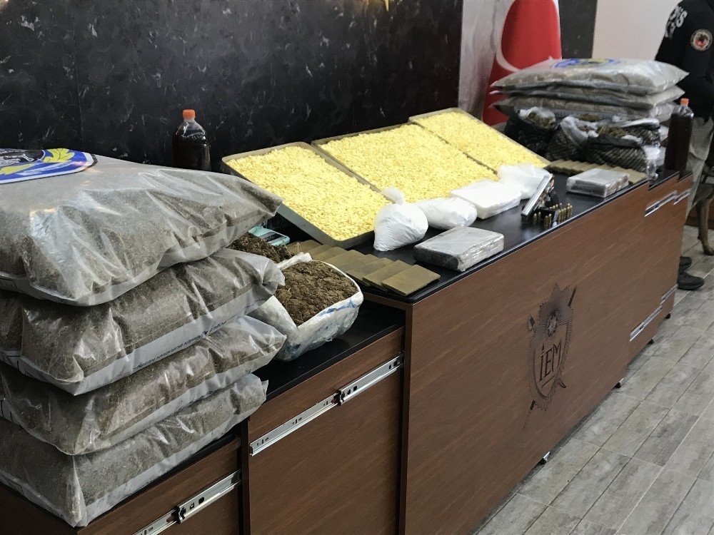 İstanbul’da iki ayrı uyuşturucu operasyonu 