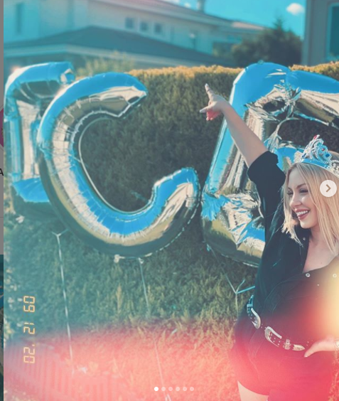 Ece Seçkin'in nişanlısı Çağrı Terlemez'den ilginç hediye! Oyun koltuğu aldı!