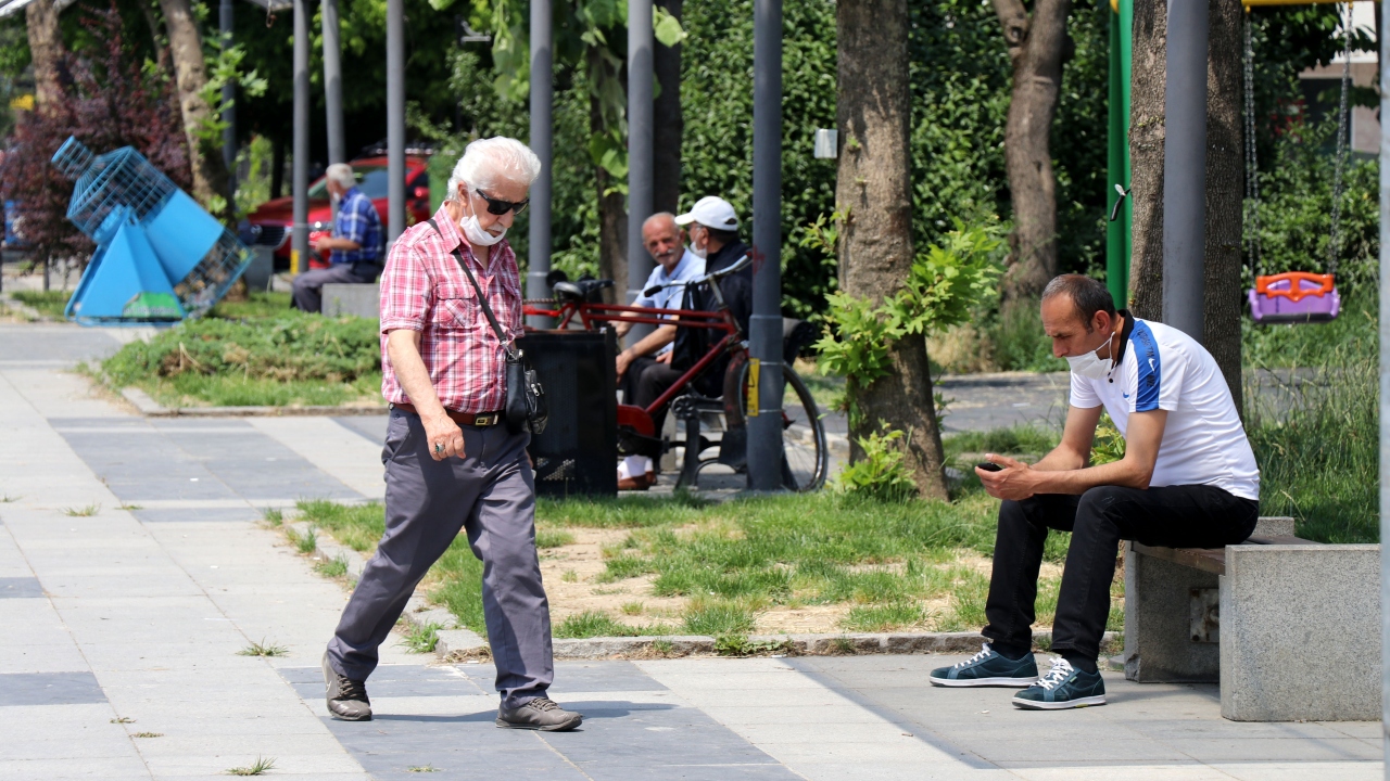Gümüşhane'de işlek cadde ve sokaklarda sigara içmek yasaklandı