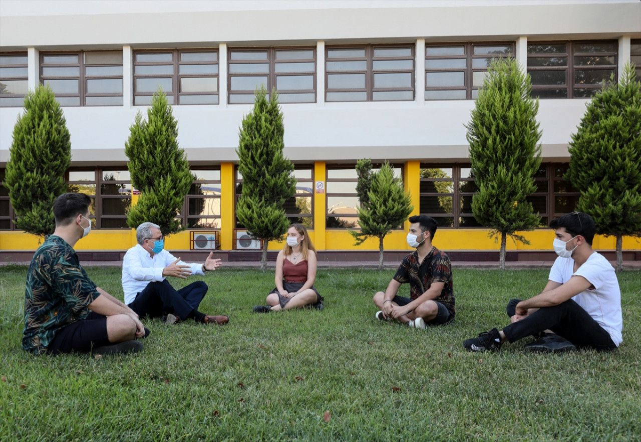 Ege Üniversitesi'nden Çevirimiçi Öğrenci Toplulukları Etkinlikleri 