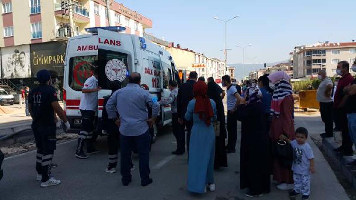 Annesini elini bırakıp yola koşan küçük kız, feci şekilde can verdi