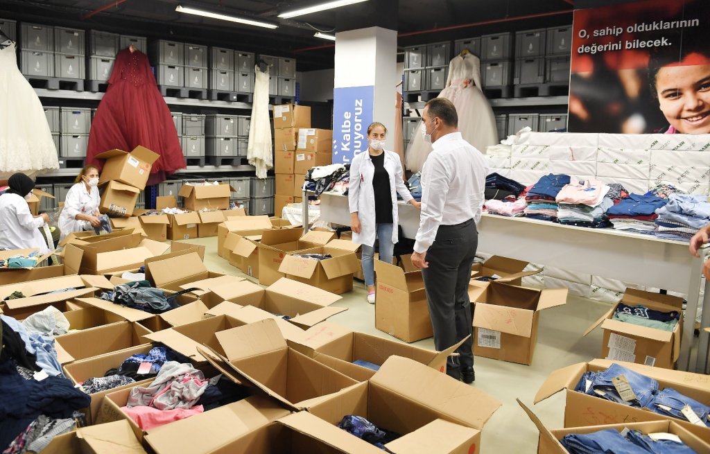 İhtiyaç sahiplerine sosyal market desteği