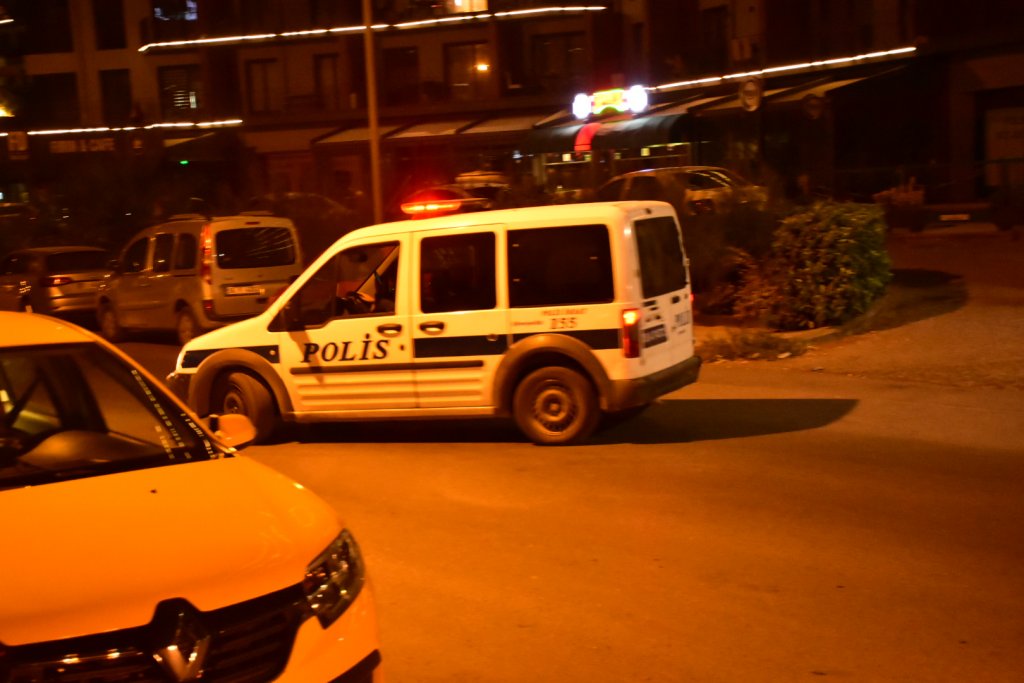 İzmir'de kuyumcu soygunu: 250 bin lira gasbettiler