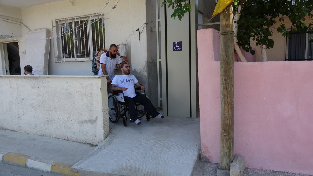Gurbetçi hayırseverden engelli ikizlere asansör: Yıllar sonra dışarı çıktılar