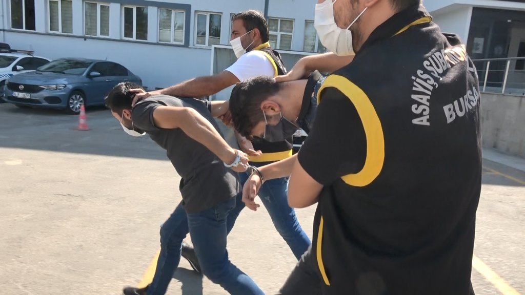 Bursa'da uyuşturucu çetesi ile polis arasında çatışma