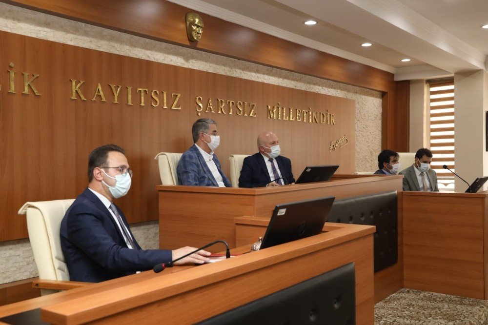 Erzurum Büyükşehir Belediyesi'nden gençler için tarım konferansı