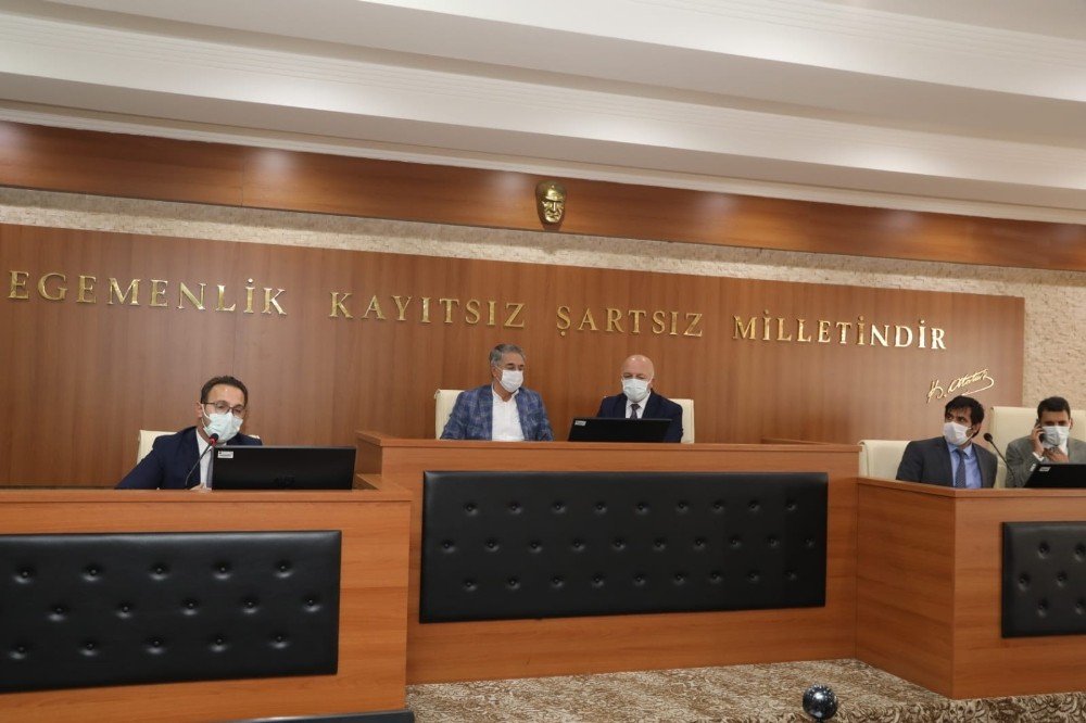 Erzurum Büyükşehir Belediyesi'nden gençler için tarım konferansı