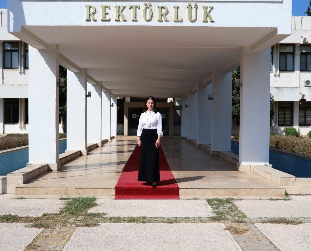 Mezunu olduğu üniversiteye rektör olarak atandı 