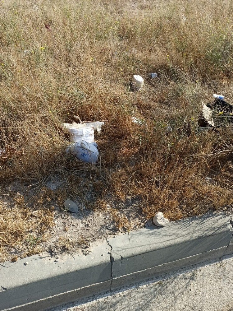 Dur ihtarına uymayan araçta 25 kilo esrar bulundu: 2 gözaltı