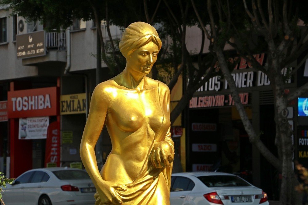 Altın Portakal Film Festivalin’in 57’nci yılına özel 57 Venüs heykeli