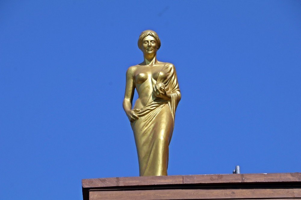 Altın Portakal Film Festivalin’in 57’nci yılına özel 57 Venüs heykeli