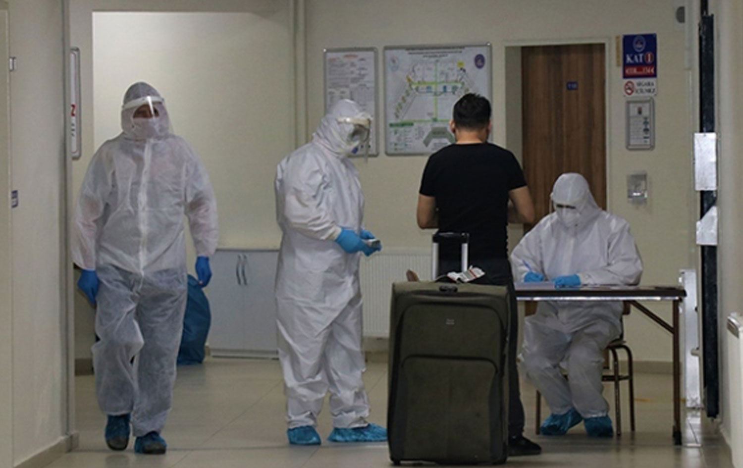 Tahran'da üçüncü dalga krizi: Ölümler 4 - 5 kat artabilir!