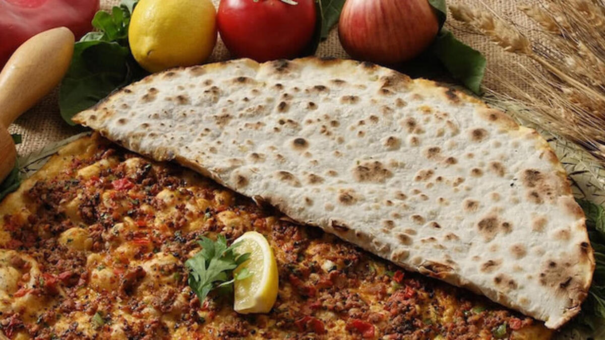Lahmacun tarifi, yapılışı, malzemeleri | Lahmacun nasıl yapılır?
