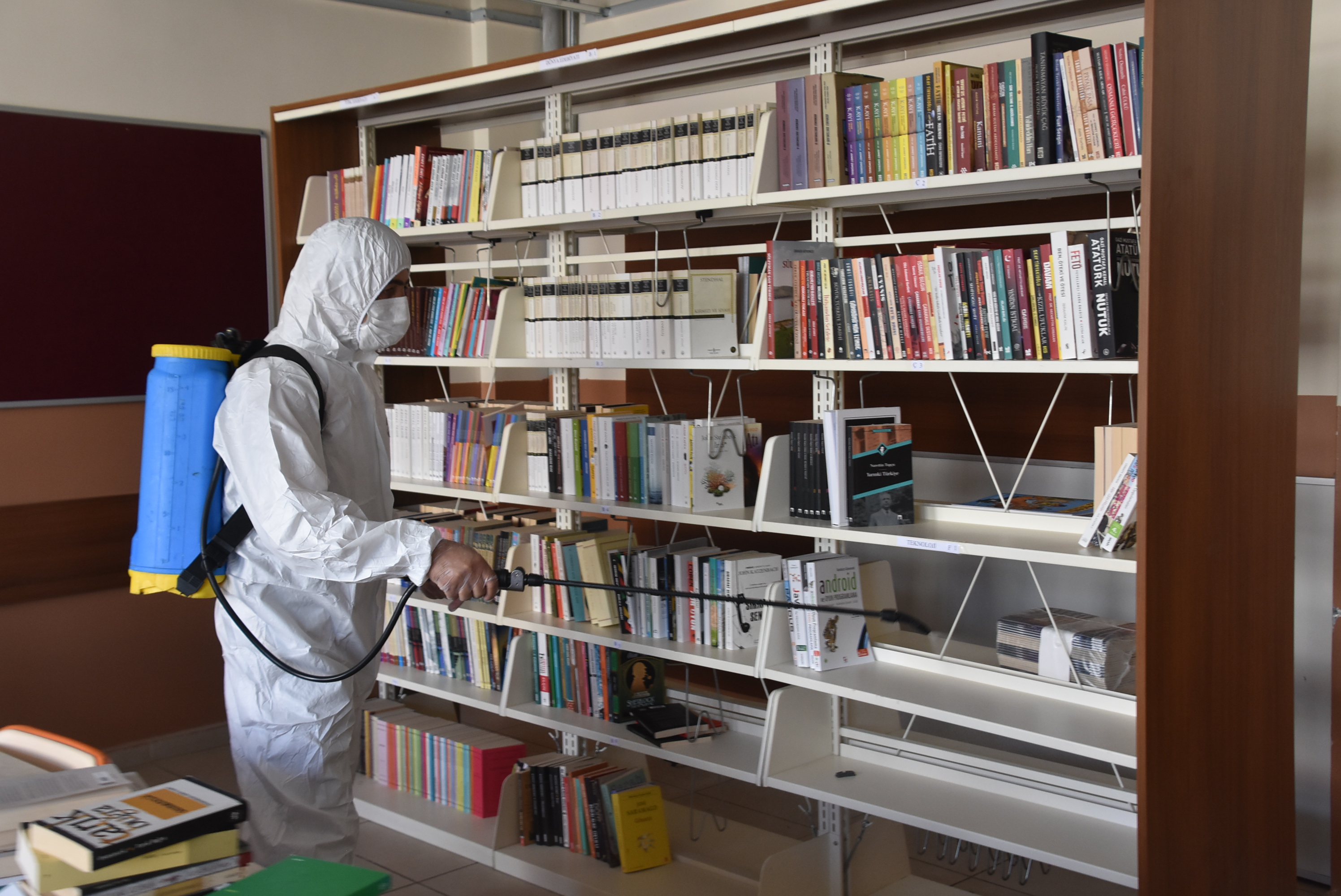 Pendik'te okullarda temizlik mesaisi!