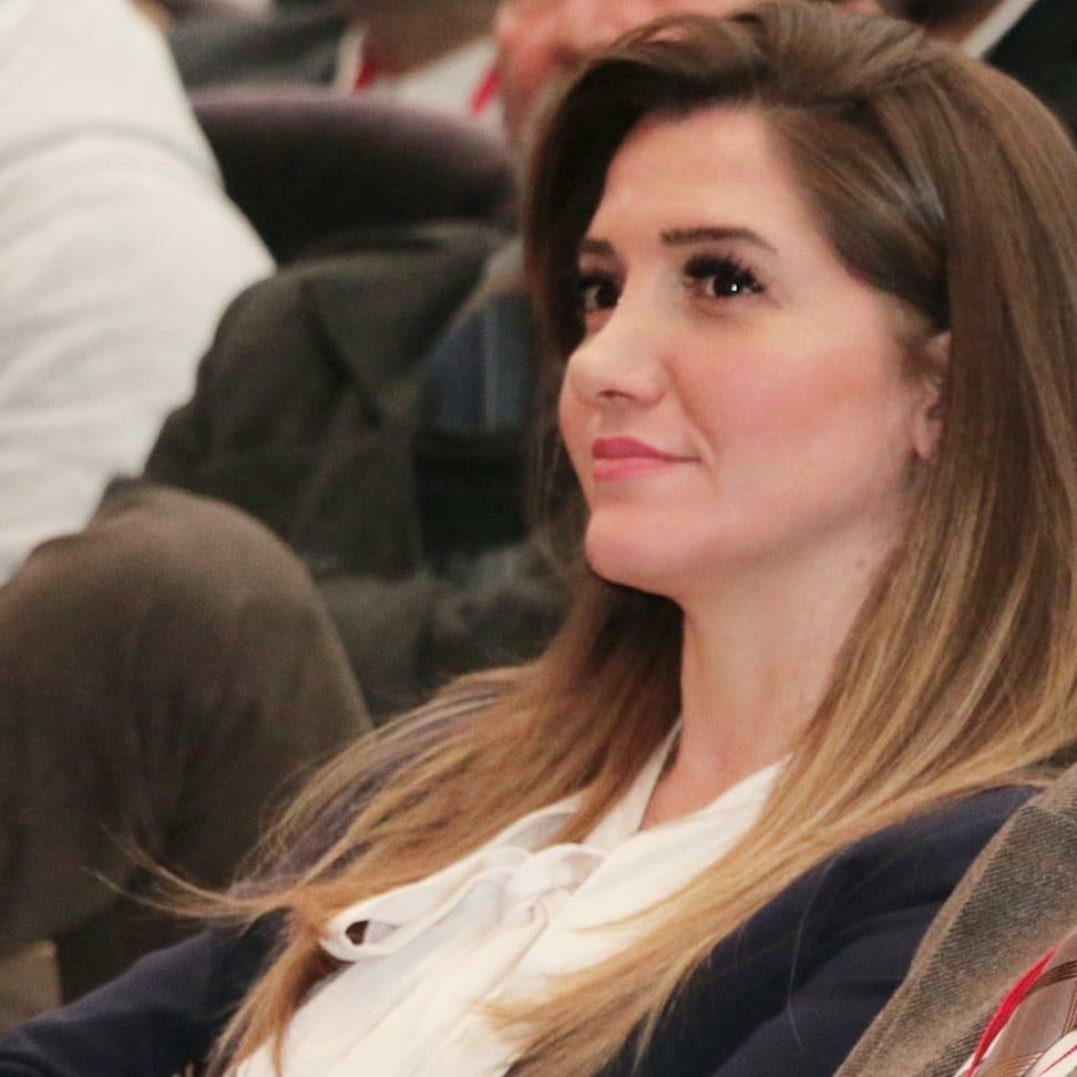 dha-1a242365d3012bf6052a619Camilerden Çav Bella çalınmasıyla ilgili paylaşım yapan Banu Özdemir hakim karşısında1ce0326dc-2-t.jpg