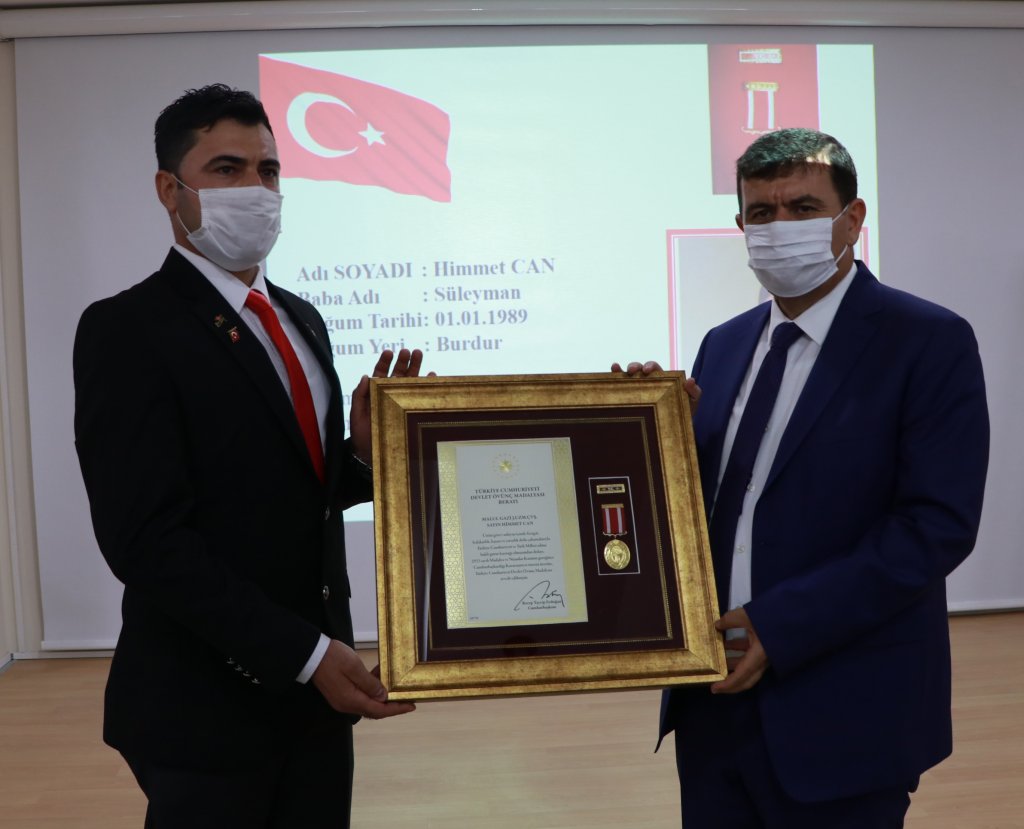 Şehit annesinden duygulandıran istek: Bu parayla kurban kesip askerlere dağıtın!