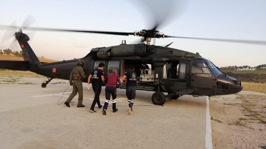Van'da yeni doğan hasta bebek askeri helikopterle hastaneye götürüldü