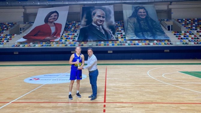 Fenerbahçe Üçüncü çeyrekte maçı kopardı