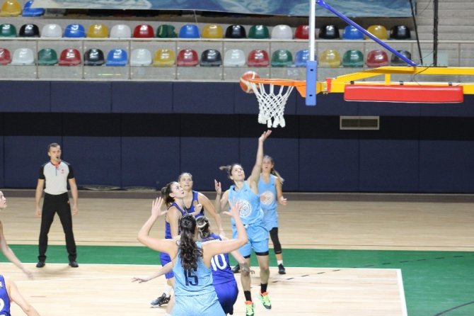 Fenerbahçe Üçüncü çeyrekte maçı kopardı