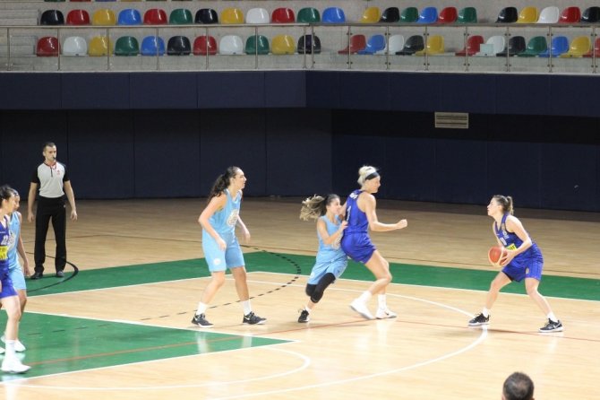 Fenerbahçe Üçüncü çeyrekte maçı kopardı